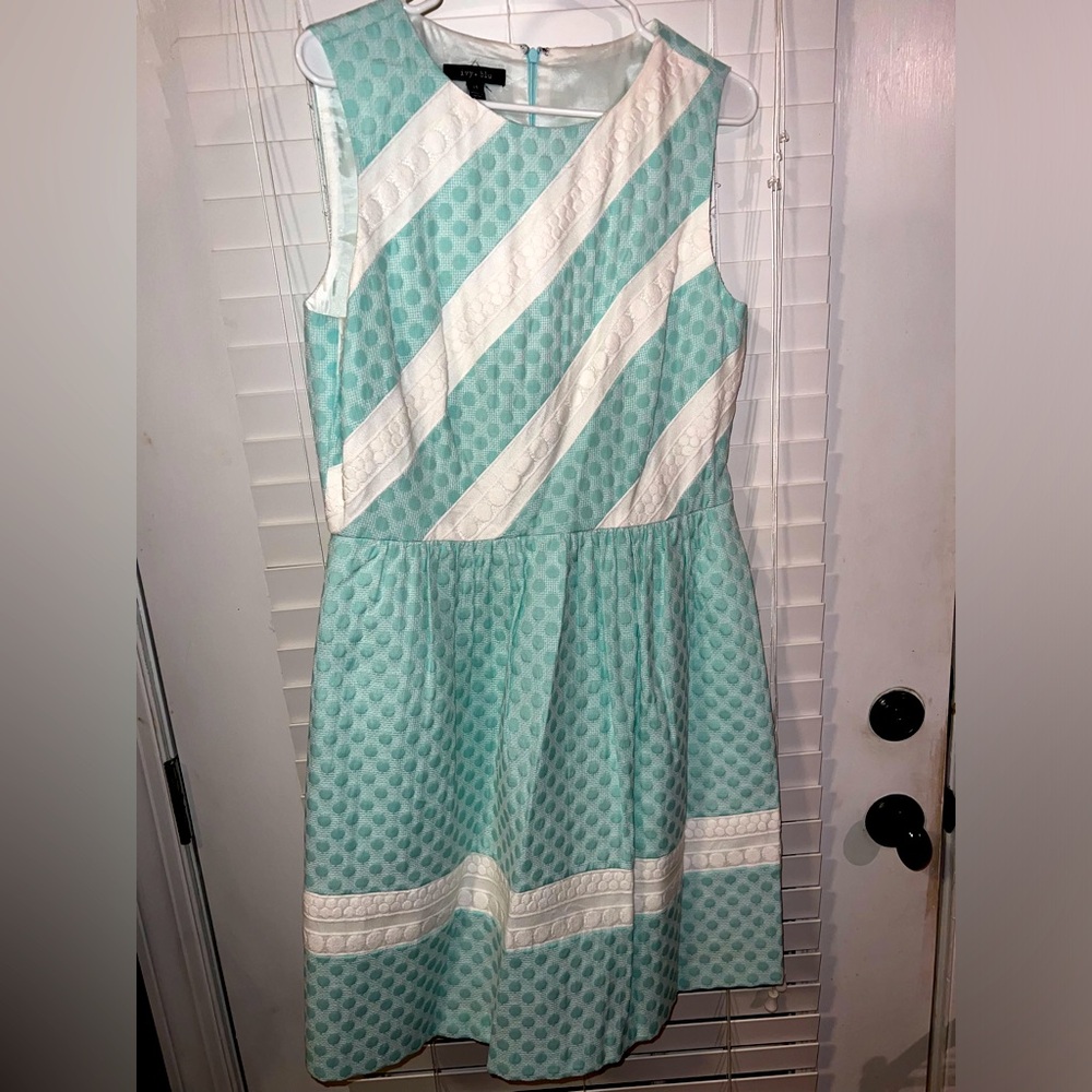 Ivy+Blu sleeveless tea dress. Aqua and ivory with pockets. Size 14